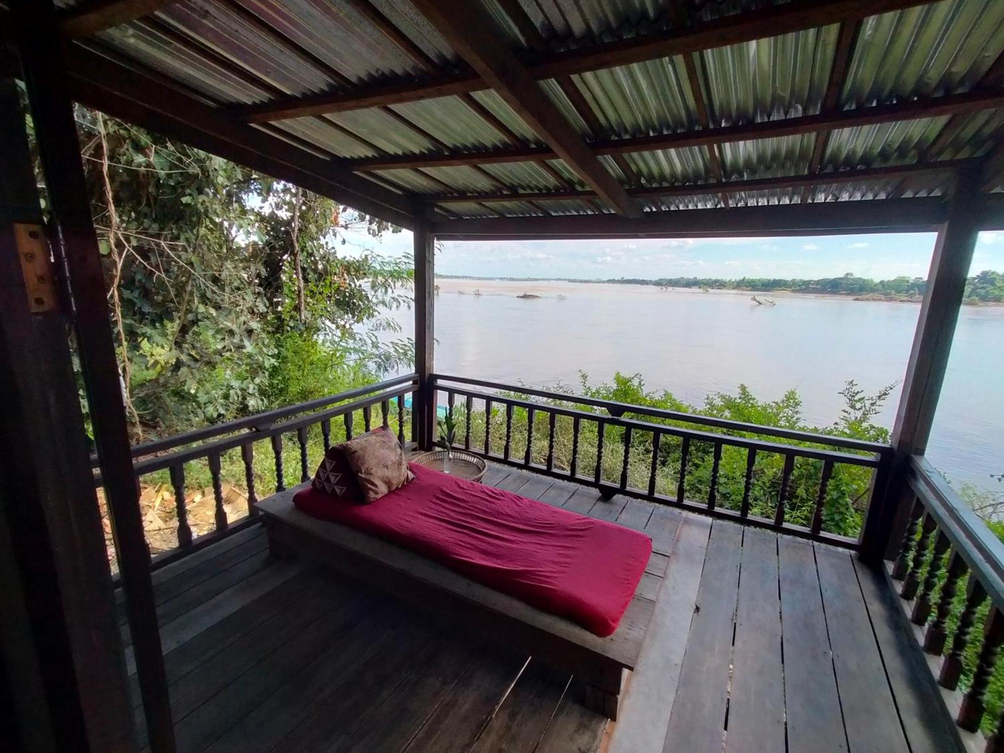 Pomelo Restaurant And Guesthouse - Fishermen & Tammarine Cottages Riverfront - Experience Nature, Culture And Adventure & Tailor-Made Tour Ban Khon Екстериор снимка