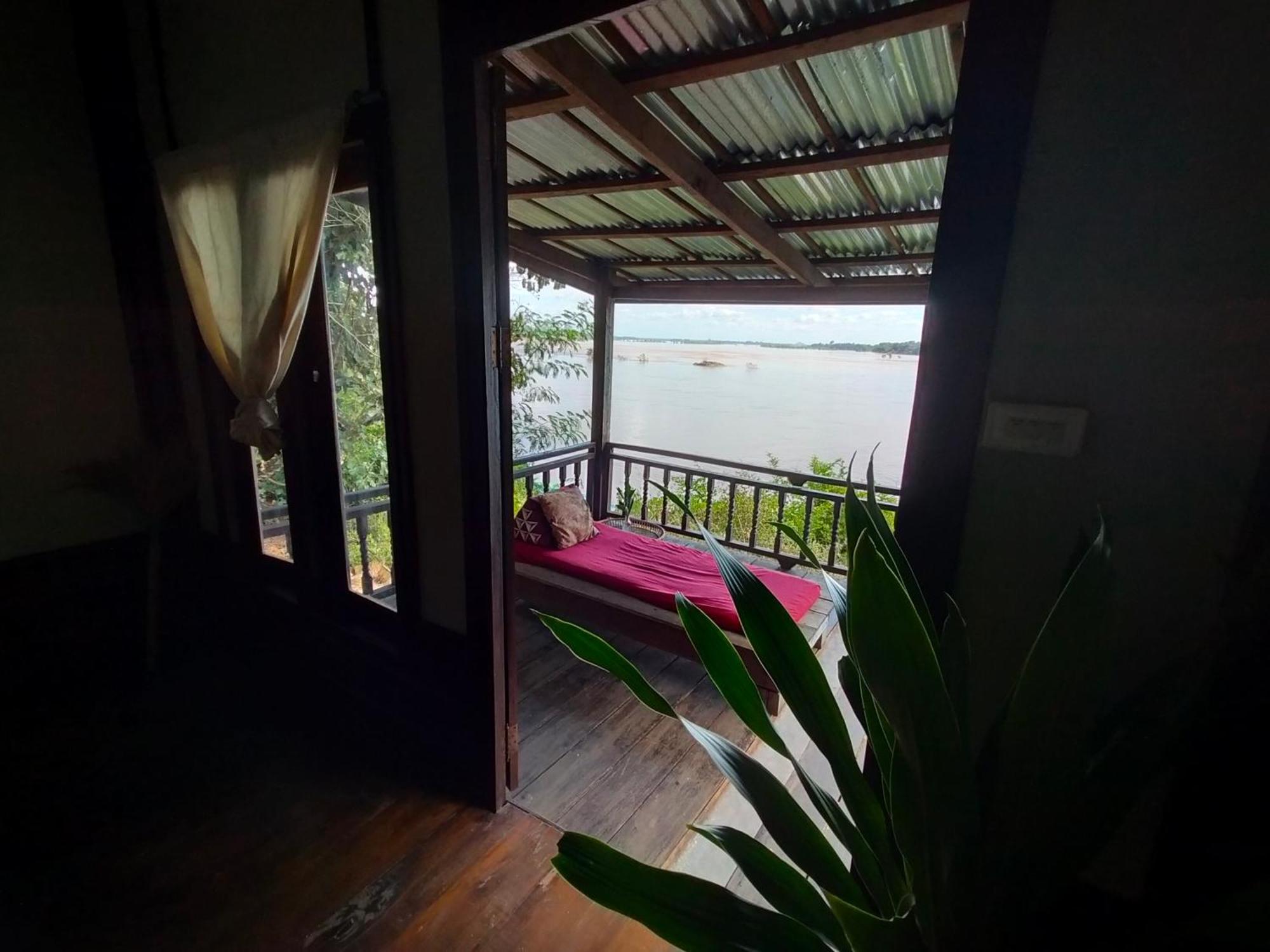 Pomelo Restaurant And Guesthouse - Fishermen & Tammarine Cottages Riverfront - Experience Nature, Culture And Adventure & Tailor-Made Tour Ban Khon Екстериор снимка