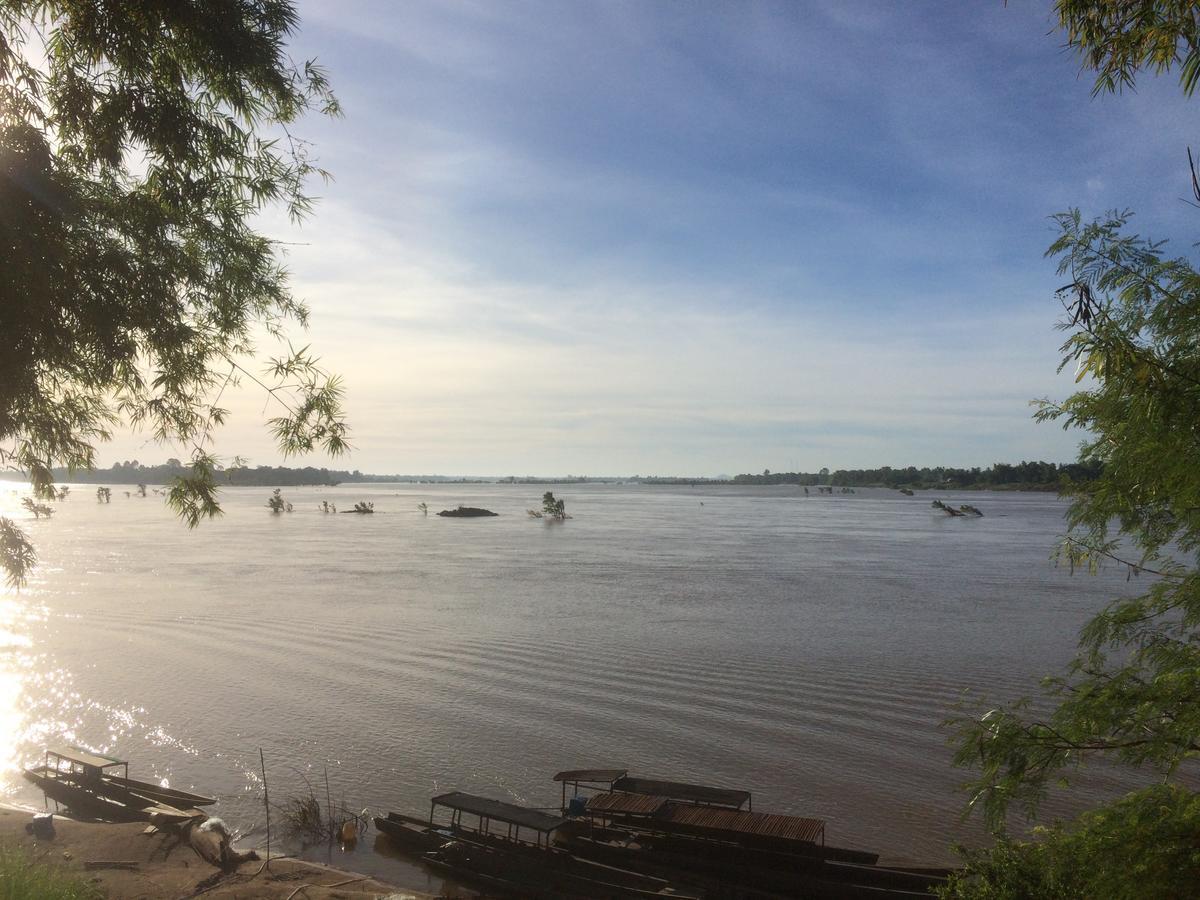 Pomelo Restaurant And Guesthouse - Fishermen & Tammarine Cottages Riverfront - Experience Nature, Culture And Adventure & Tailor-Made Tour Ban Khon Екстериор снимка